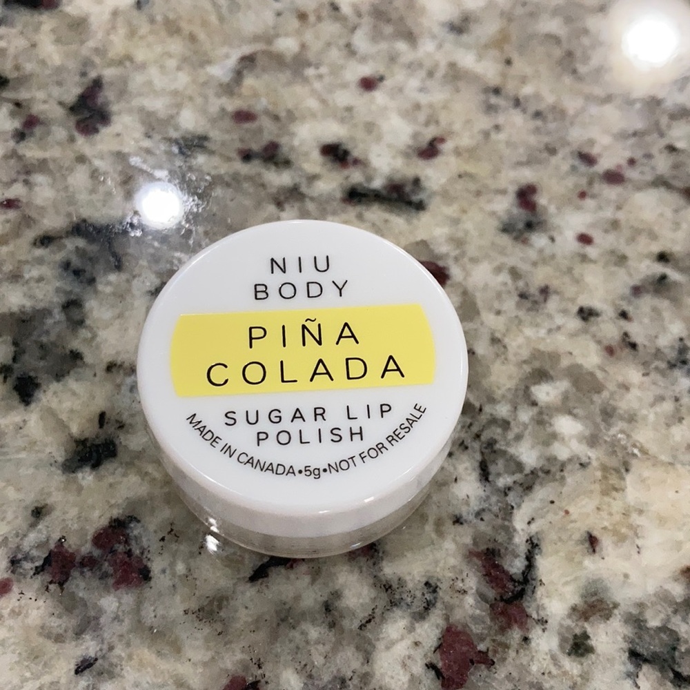 NIU Body Pina Colada sugar lip polish 5G
